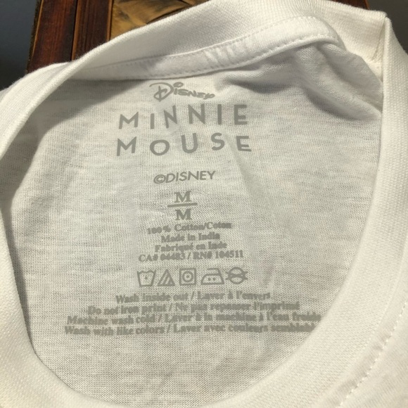 Minnie mouse iconic T-shirt SZ M  NWT - Picture 8 of 8